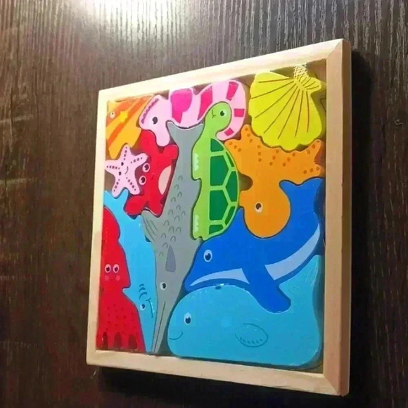 Wooden sea creature/ marine animal puzzle 12pc. - Picture 2 of 5